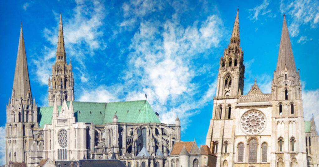medieval gothic masterpieces: High Gothic Magnnificence: Chartres Cathedral (1194–1220)